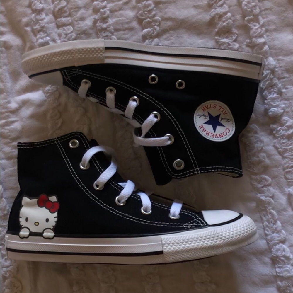 new Kids Hello Kitty Converse